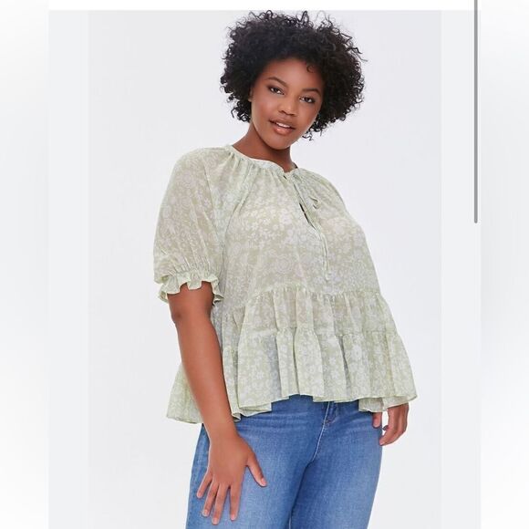 𝅺Forever 21 tiered Sage green patterned top with keyhole front and tie sz 0X - Picture 3 of 11